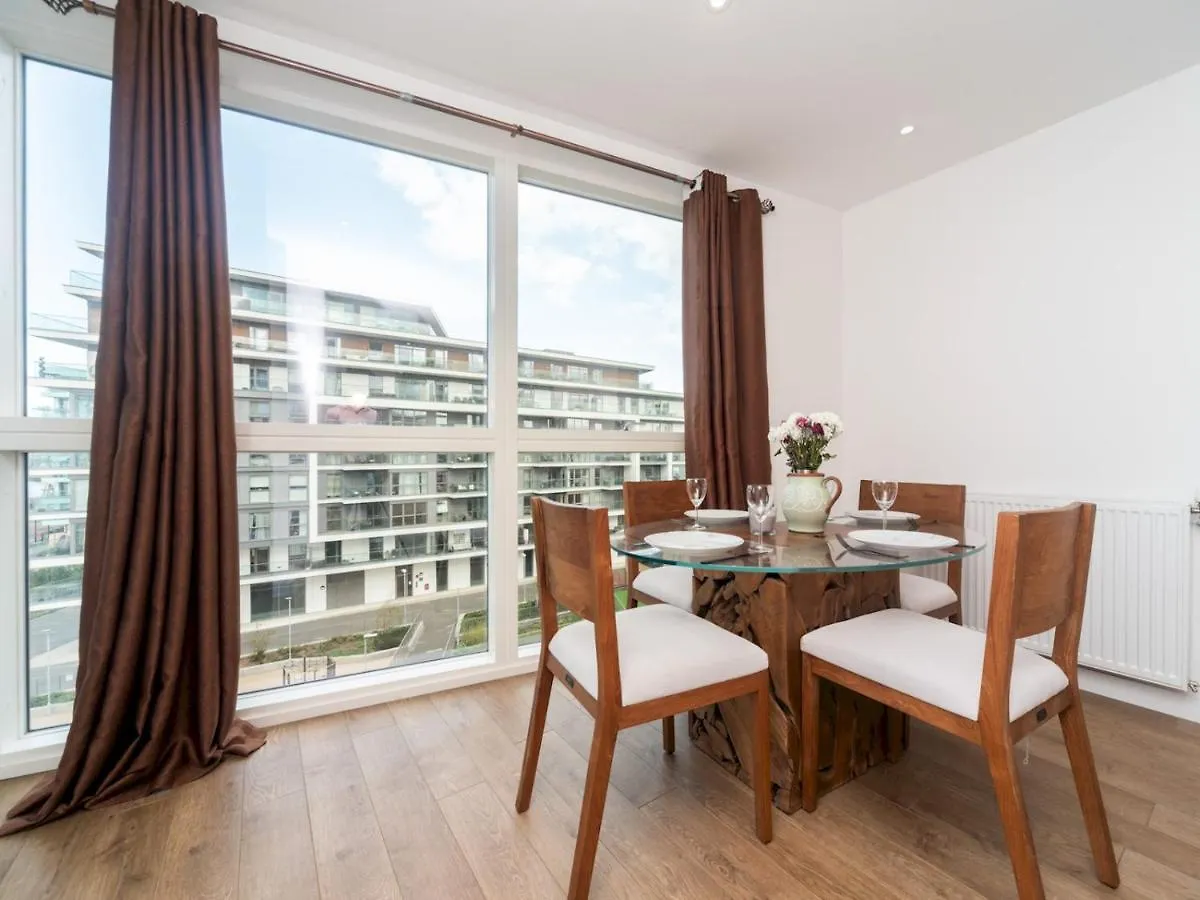 Pass The Keys Breathtaking 2 Bed 2 Bath Greenwich Riverside Flat London
