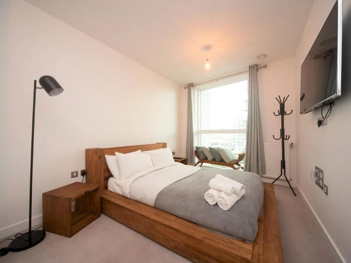Pass The Keys Breathtaking 2 Bed 2 Bath Greenwich Riverside Flat London Apartment
